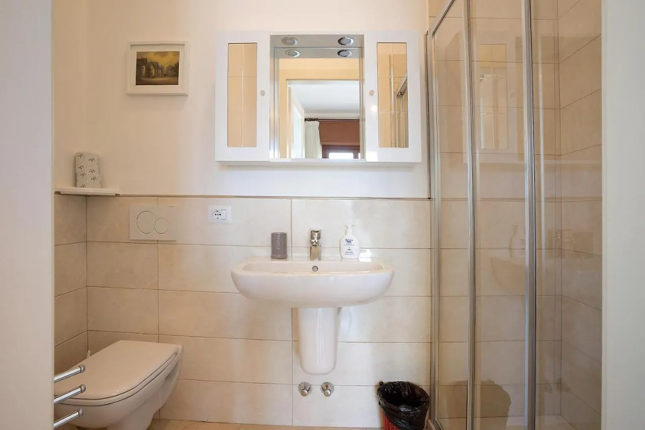 Villa Carolina San Felice del Benaco Hébergement de vacances