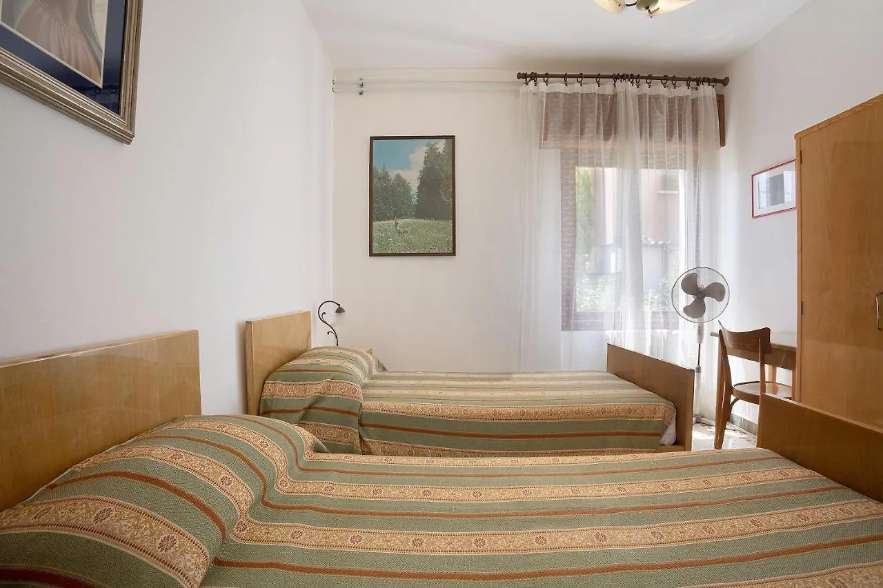Villa Carolina San Felice del Benaco Hébergement de vacances